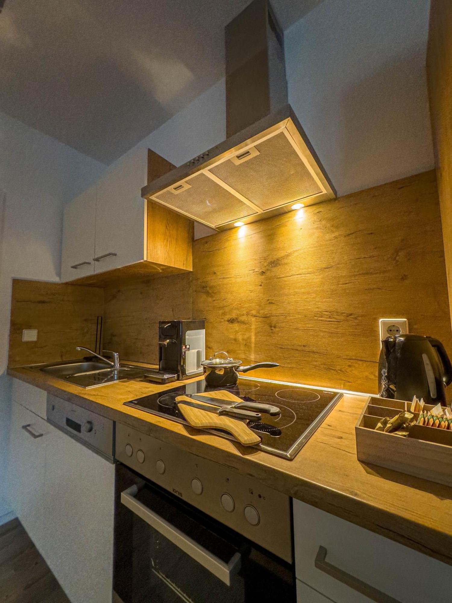 Goldcream Suites - Modern - Netflix - Free Parking Günzburg Esterno foto