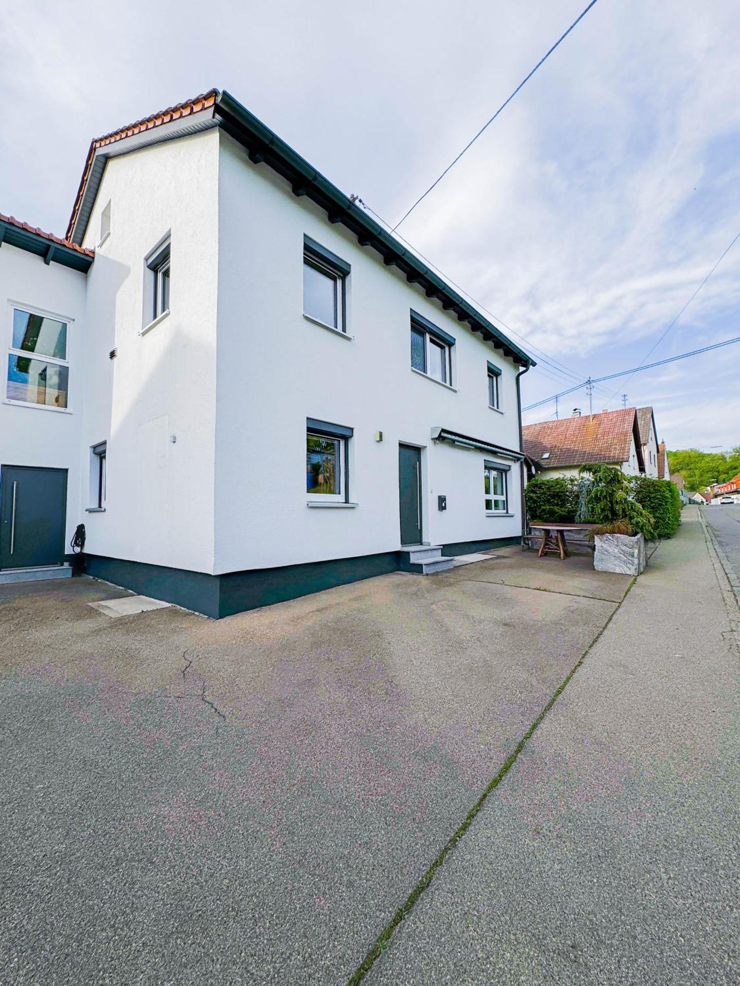 Goldcream Suites - Modern - Netflix - Free Parking Günzburg Esterno foto