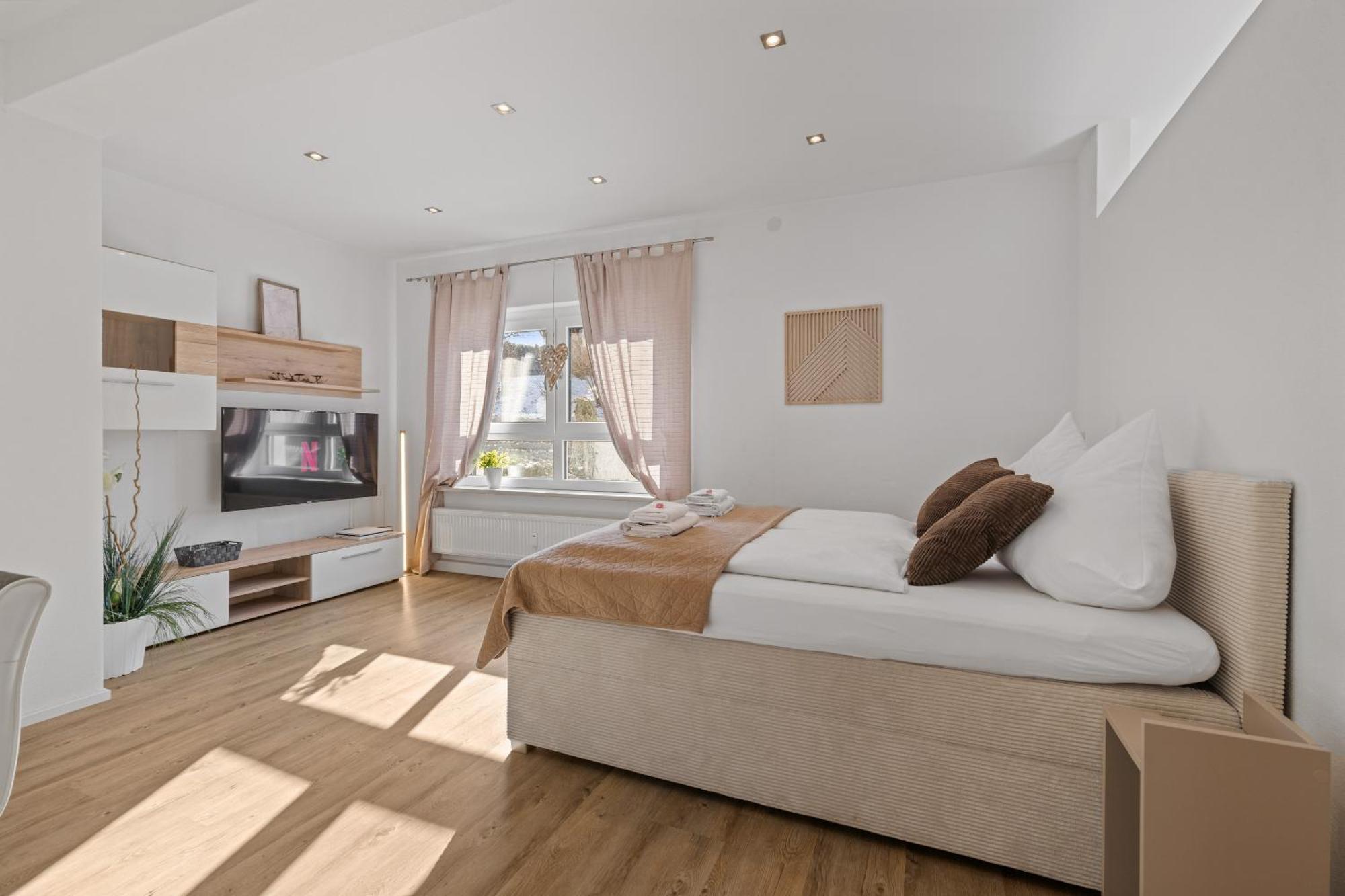 Goldcream Suites - Modern - Netflix - Free Parking Günzburg Esterno foto